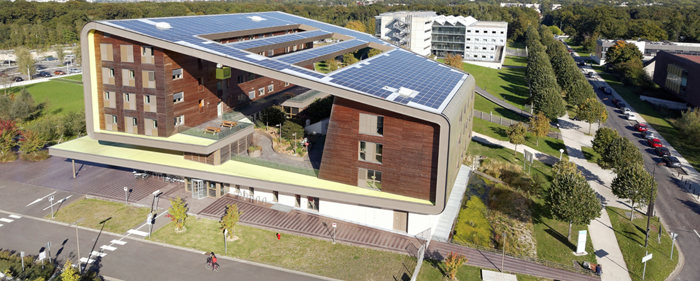 photographie aérienne du bâtiment ENPC-Coriolis, Ecole d'architecture et Bibliothèque universitaire dans la campus de la Cité Descartes à Champs-sur-Marne