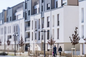 Crédit : ©Epamarne / Architecte : Christina Conrad / photo : Antoine Meyssonnier Photographie de logements présents dans l'écoquartier de Montévrain