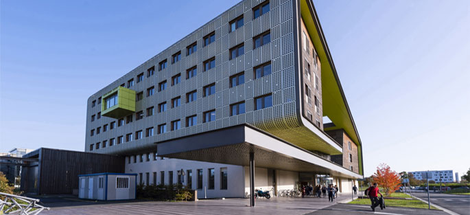 Photographie du bâtiment Coriolos, sur le campus de la Cité Descartes
