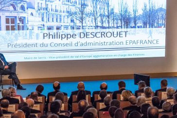 Philippe Descrouet, président du Conseil d’administration d’EPAFRANCE, s'exprime devant l'assemblée présente lors de la cérémonie des voeux 2018, à Noisiel
