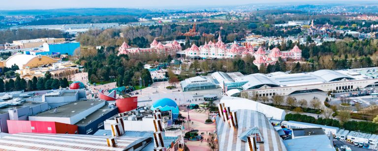 Vue aérienne de la station touristique Disneyland-Paris