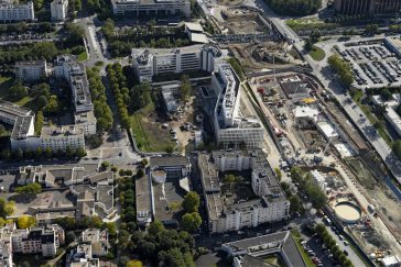 Photographie aérienne : Les Hauts de Nesles / Cité Descartes à Champs-sur-Marne à la lisière de Noisy-le-Grand : chantier de la SGP le long du boulevard du Ru de Nesles