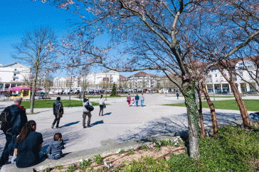 Le square Vitlina dans le centre-ville de Bussy-Saint-Georges